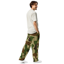 Load image into Gallery viewer, Camo Wide-leg joggers
